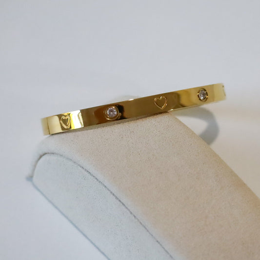 LOVE HEART - BANGLE